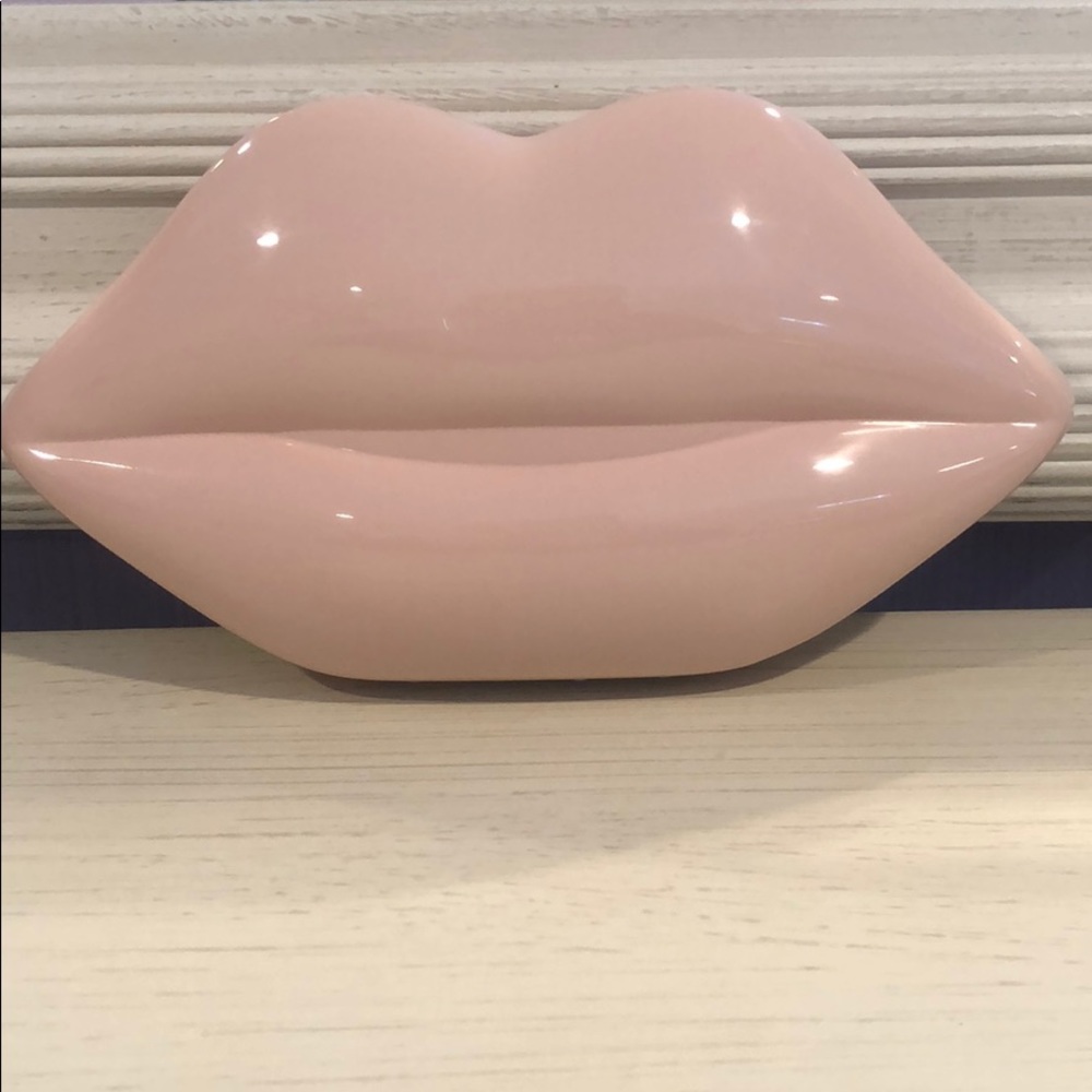 LULU GUINNESS lip clutch